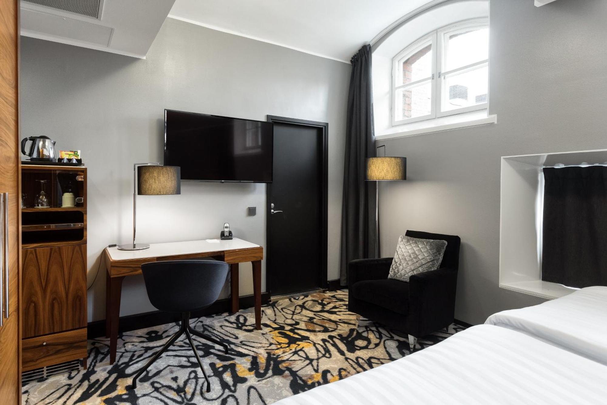 Standard Twin Room,1587496995:JPEG